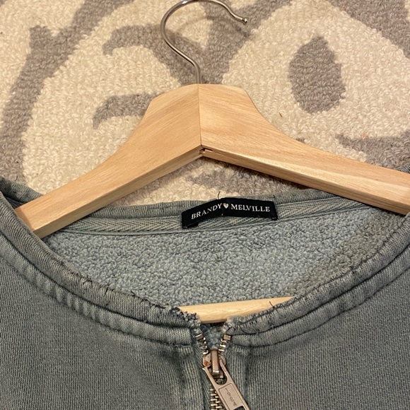 Brandy Melville Oversized Zip Up - Picture 3 of 3